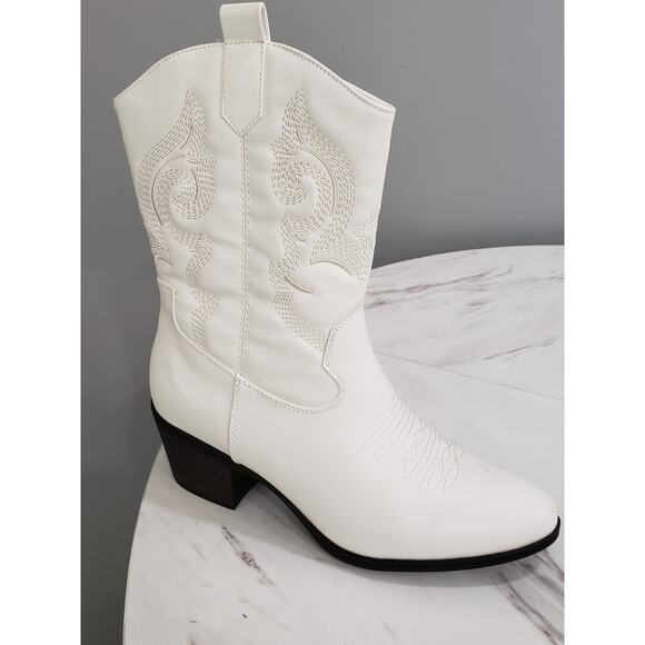 SIZE 10 Ankle Boots Western Cowgirl Low Chunky Block Heel Pointed Toe Boot WHITE - Picture 1 of 8